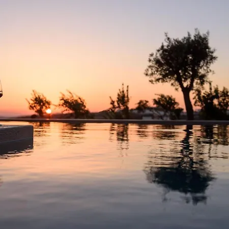 Magical Santorini 3 Bedrooms Royal Solstice Retreat Private Pool فيلة