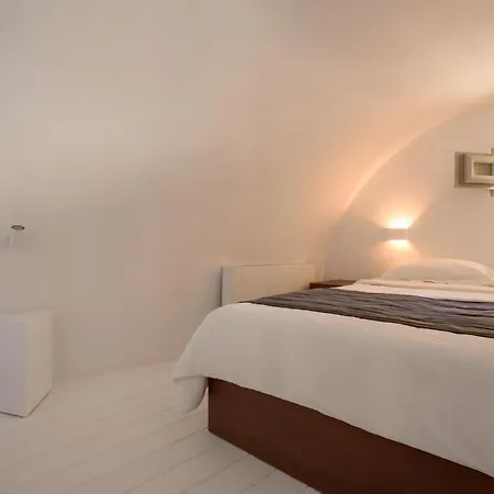 Magical Santorini 3 Bedrooms Royal Solstice Retreat Private Pool Sunset View Pyrgos Ormos Athinios